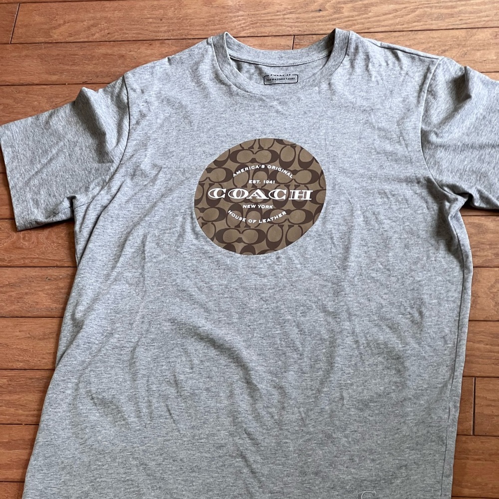 Coach logo tshirt size Medium Men’s